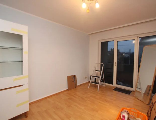 Nette Nachmieterin gesucht - Helle und freundliche 2 ZKB Wohnung mit Balkon in der Südstadt - Photo 1