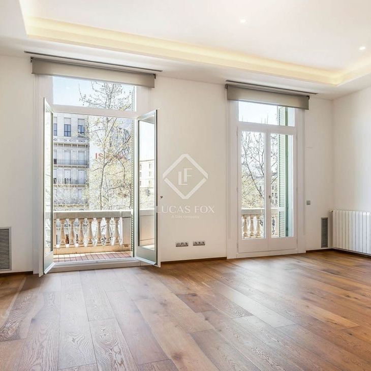 Barcelona, Catalonia 08007 - Photo 1