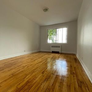 À louer 1300$ – 3 ½ au 2865 Place Darlington, Côte-des-Neiges - Photo 2