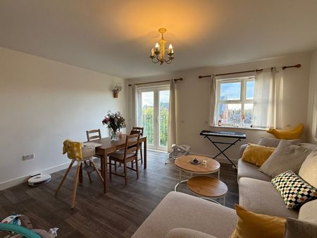 2 Bed Flat, Brook Square, SE18 - Photo 3