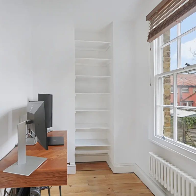 3 bedroom house in London - Photo 1