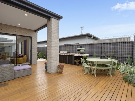 Beautiful 4 bedroom in Quay Estate - Photo 2