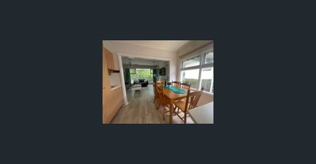 COASTAL LIVING IN LAKES ENTRANCE - Photo 4