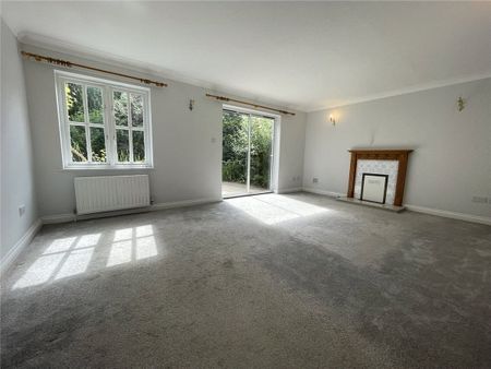 Detached 4 bedroom house in popular Dunstan Park. **AVAILABLE FOR AN INITIAL 6 MONTH TENANCY** - Photo 2
