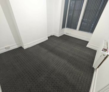 Harehills Place, LS8 - Photo 1