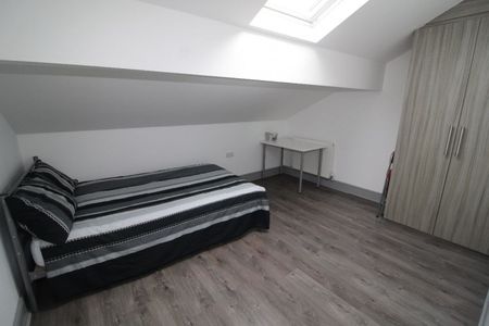 Marsh Lane Flat,, PRESTON, Lancashire PR1 8NL - Photo 5