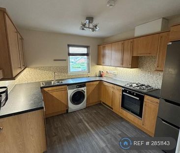 3 bedroom flat to rent - Photo 6