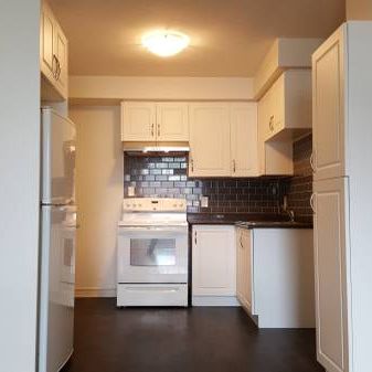 2-BR Apartment - On SUBWAY Line - Photo 3