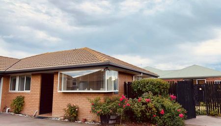 Fully Furnished Immaculate Rear Townhouse! - Photo 5