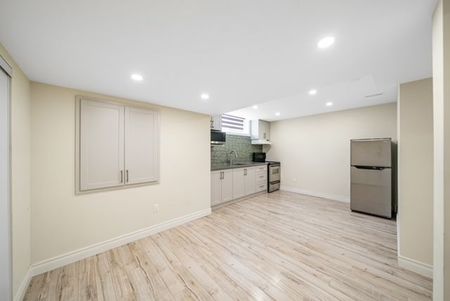 For Lease - 1 Devineridge Avenue, Ajax, Ontario - Photo 5