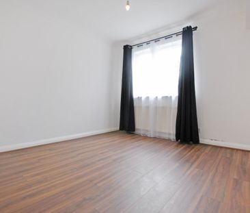 Westmere Drive, London - Photo 1
