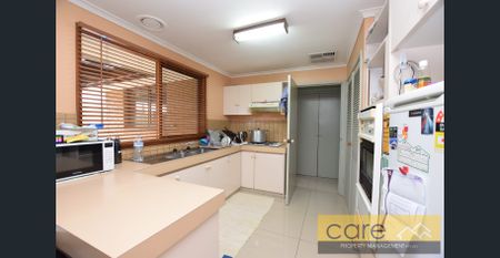 Beautifully presented - Photo 3