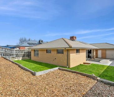 Stunning & Spacious Family Home - Photo 5