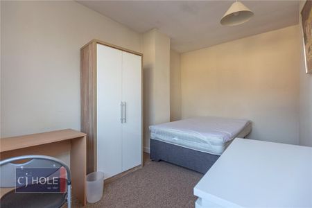 4 bedroom terraced house to rent - Photo 4