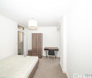 3 bedroom flat to rent - Photo 6