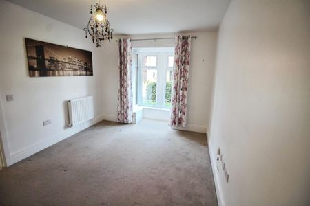 Leicester Square, Crossgates, Leeds - Photo 4