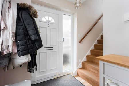 Ash Close, Crawley Down, RH10 - Photo 2