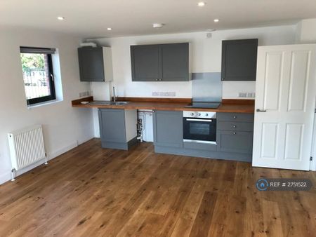 2 bedroom flat to rent - Photo 3