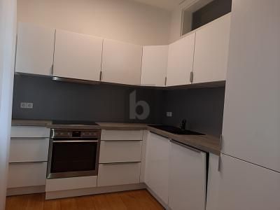 STILLVOLLE ELEGANZ MIT VORGARTEN - Photo 2