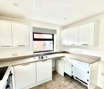 3 bedroom detached house to rent - Photo 3