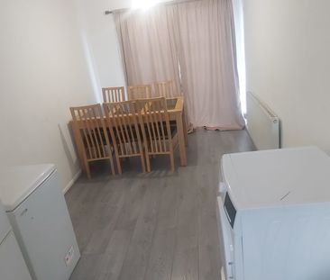 Room in a Shared House, Fernhill Way, L20 - Photo 5