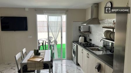 2 room luxury Flat for rent in Santa Cruz de Tenerife, Spain - Photo 4