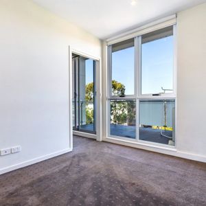 Thinking of selling? Contact our agent - Photo 2