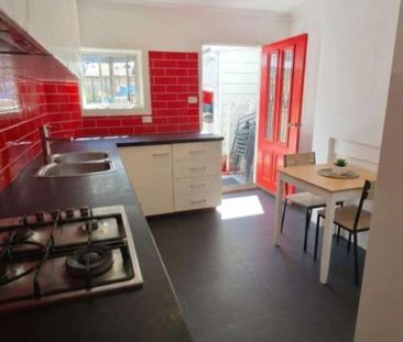 Chippendale - Photo 5