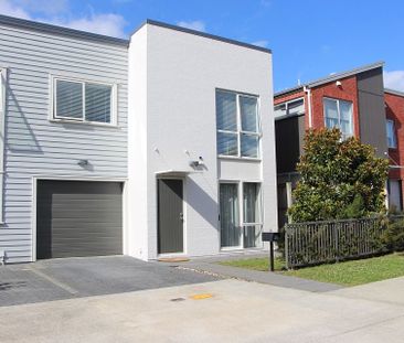 Superior Sunny 3-Bedroom Townhouse in Prime Massey - Photo 3