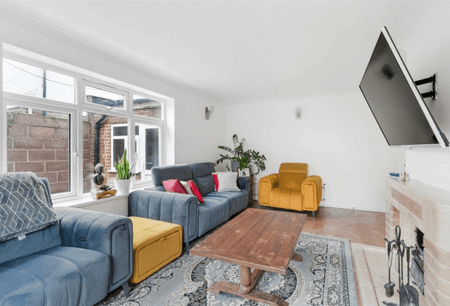 5 bedroom detached house to rent - Photo 2