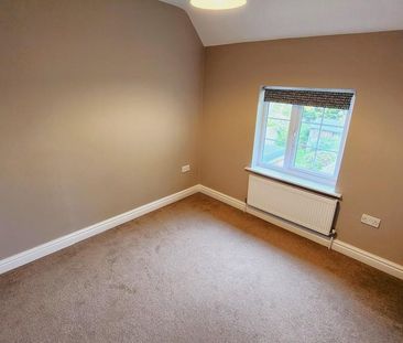 2 bedroom semi-detached house to rent - Photo 2