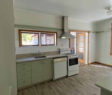 Cosy Character Cottage - Photo 2
