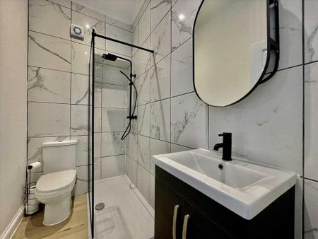 3 bedroom apartment to rent - Photo 5