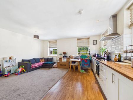 2 bedroom apartment to rent - Photo 2