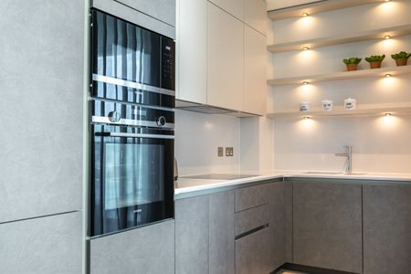 Water Facing Two bedroom apartment @ Opus, 6 Hanover Quay, Grand Canal Dock, Dublin 2. - Photo 4