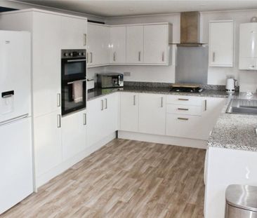 3 bedroom semi-detached house to rent - Photo 6