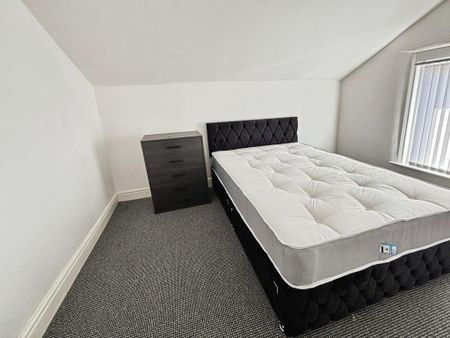 4 bedroom terraced house to rent - Photo 4