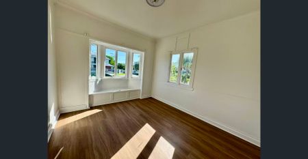 CUTE 2-BEDROOM HOME IN EVERTON PARK!! - Photo 2