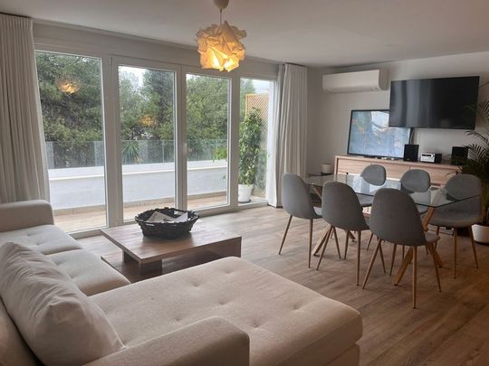 Alquiler de estudio en Calle Amador de los Ríos, 33 - Photo 1