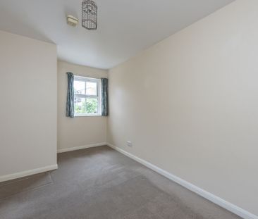 Available unfurnished now - Photo 6