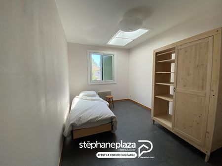 maison 5 pièces 120m2 MARSEILLE 9EME 2 690 euros - Photo 3