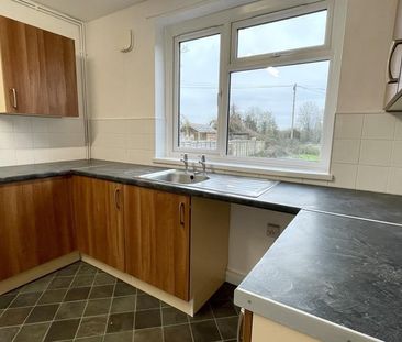 3 bedroom end of terrace house to rent - Photo 5