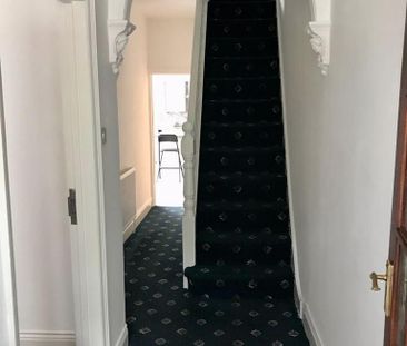 5 bedroom semi-detached house to rent - Photo 4