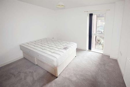 Shearwater Drive, West Hendon, London, NW9 - Photo 5
