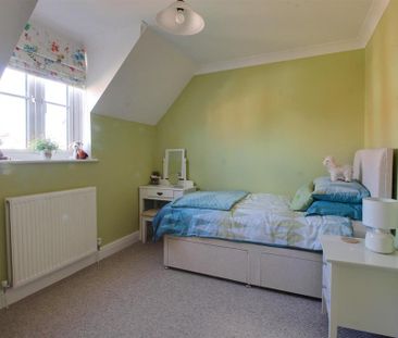 4 bedroom detached house to rent - Photo 6