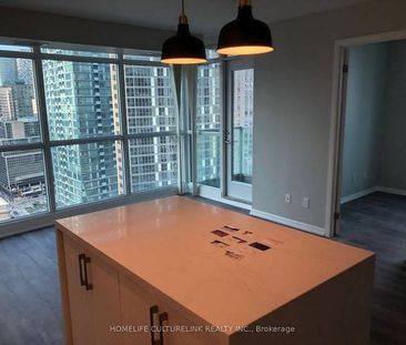 2 Bedroom, 1 Bathroom - 18 Yonge - Photo 2