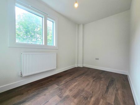 4 Bedroom Apartment, Norbury Avenue, London - Photo 4