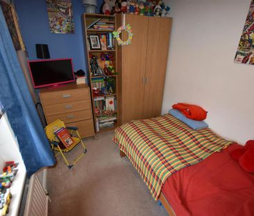 3 bedroom semi-detached house to rent - Photo 4