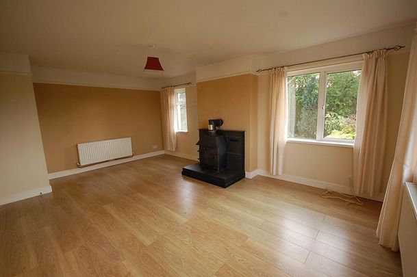 2 bedroom detached bungalow to rent - Photo 1