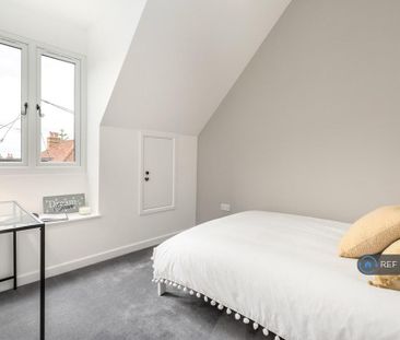 2 bedroom semi-detached house to rent - Photo 4